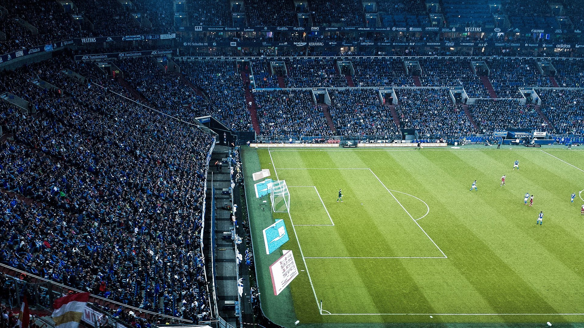 中国足球俱乐部开展球迷见面会增进互动,中国足球的球迷们